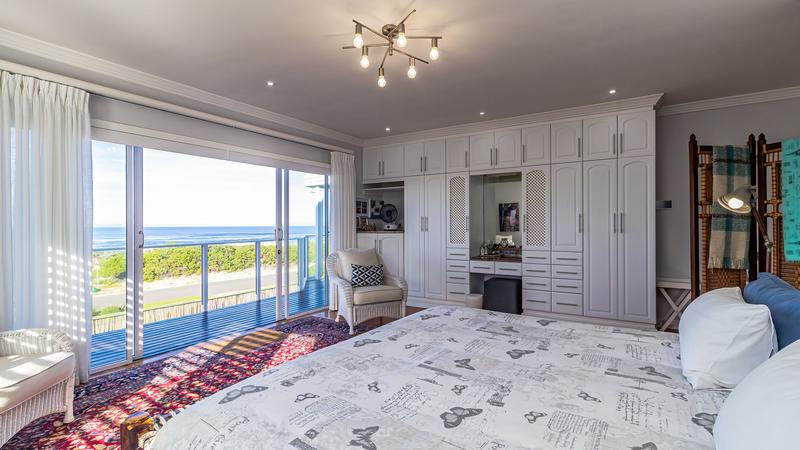 5 Bedroom Property for Sale in Southern Cross Western Cape